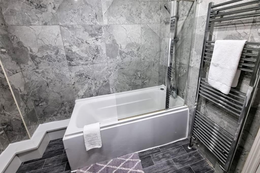 *6R* Setup For Your Most Amazing & Relaxed Stay + Free Parking + Free Fast Wifi * Beeston Hill Exterior photo